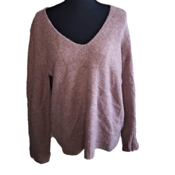 Calvin Klein Jeans Sweaters - NWT Calvin Klein dusty pink large sweater